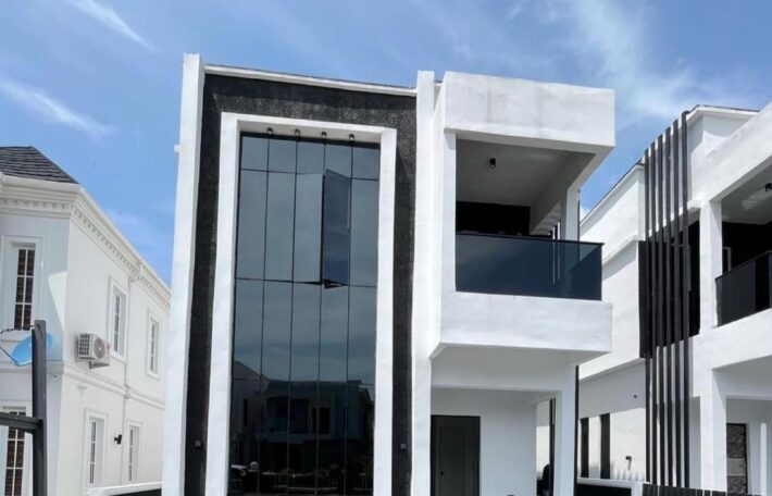 5Bedroom Duplex  LEKKY COUNTY 220 MILLION